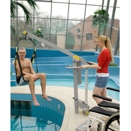 Handi-move-Grua-de-piscina-crisnebar.jpg